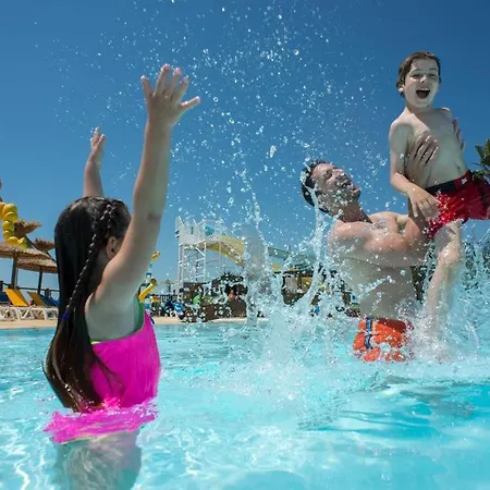 Camping Le Lac Des Reves Campsite *