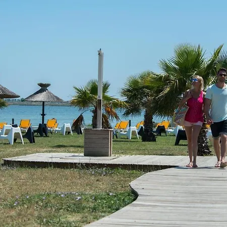 Camping Le Lac Des Reves Campsite *